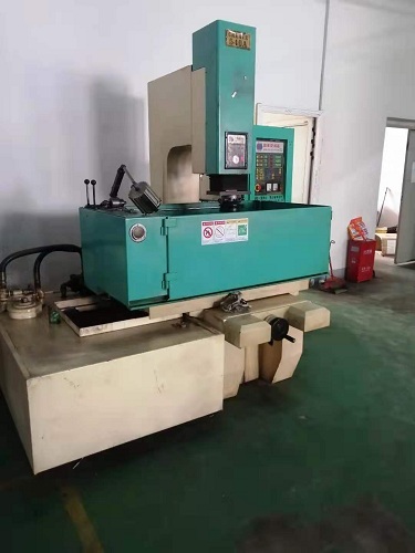 模具加工設(shè)備