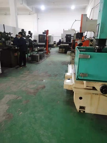 模具加工設(shè)備